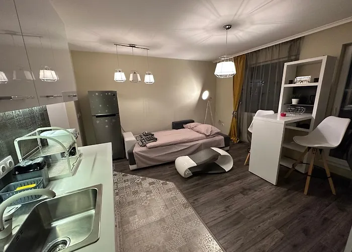 Uni Time Apartment By Lmg